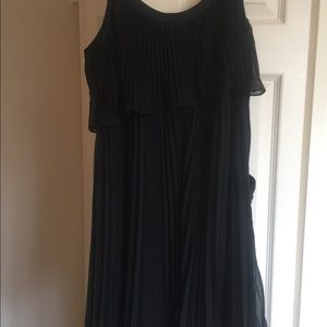 A beautiful black knee dress from Black/White